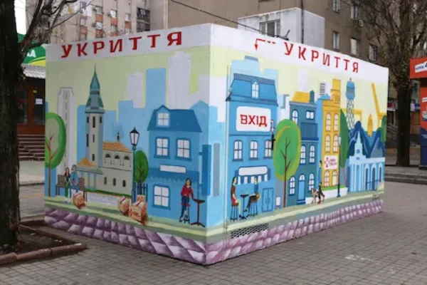 Створили та встановили мобільне сховище в одному з найнебезпечніших районів Миколаєва