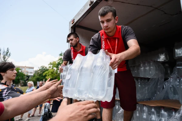 Разом з "Food Foundation UA" доставили 16 000 літрів питної води мешканцям Нікополя