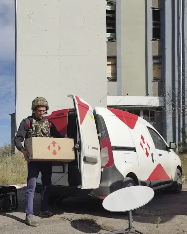 Нова пошта збирає та безкоштовно доставляє гуманітарну допомогу на звільнені території